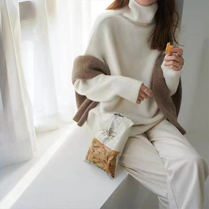 HIGH-NECK LOOSE KNIT PULLOVER